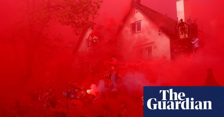 Liverpool back on their perch amid wild scenes and smoke-bomb shenanigans